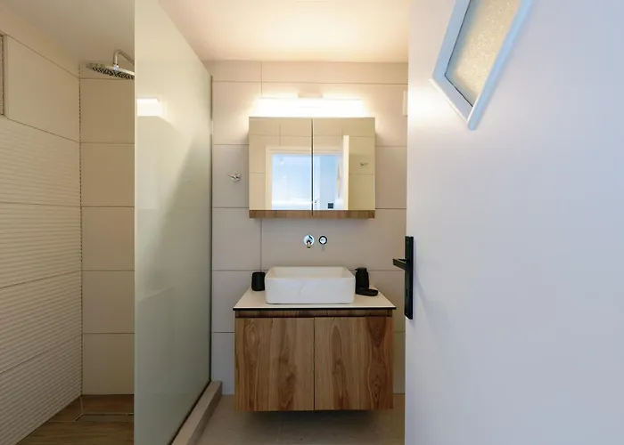 דירה Matinas Sea House *